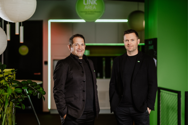 Loxone oprichters Thomas Moser en Martin Oeller